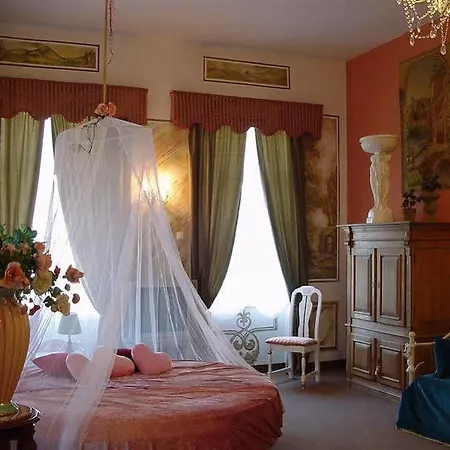 Western Janus Atrium Hotel 3*